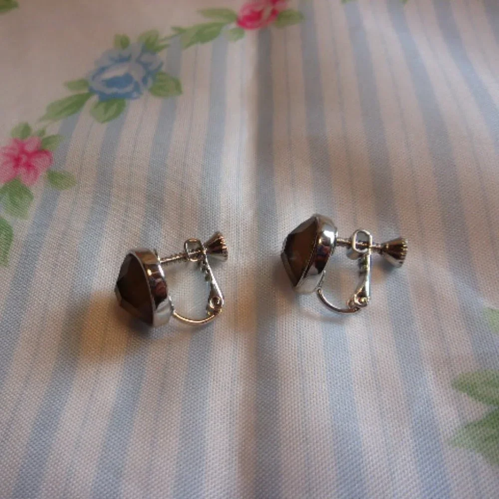 Brown Faceted Cabochon Silver Tone Clip Earrings Vintage 1980s